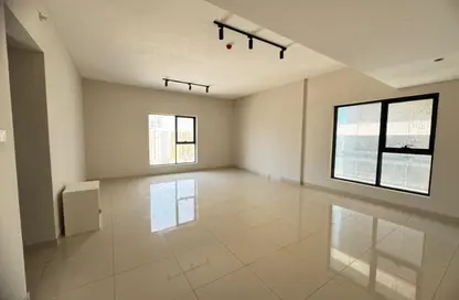 Apartment - 3 Bedrooms - 3 Bathrooms for rent in Gulfa Towers - Al Rashidiya 1 - Al Rashidiya - Ajman