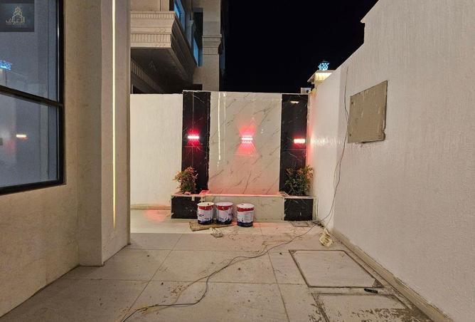 74235085 - Property Image 3