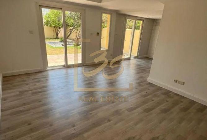 53984168 - Property Main Image