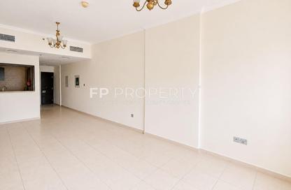 Apartment - 1 - 2 for rent in Mazaya 30 - Queue Point - Liwan - Dubai