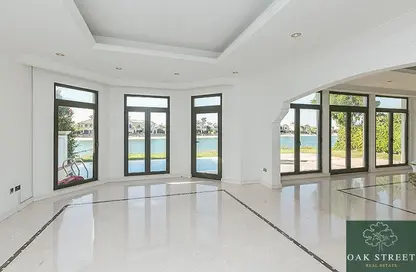 Villa - 4 Bedrooms - 5 Bathrooms for rent in Garden Homes Frond E - Garden Homes - Palm Jumeirah - Dubai
