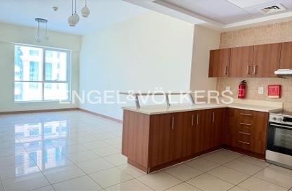 Apartment - 1 Bedroom - 2 Bathrooms for rent in Sulafa Tower - Dubai Marina - Dubai