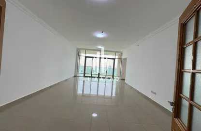 شقة - 4 غرف نوم - 5 حمامات للايجار في المجاز 3 - المجاز - الشارقة