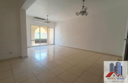 Apartment - 3 - 3 for rent in Karama 1 Building - Al Karama - Dubai