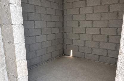 Shop - Studio - 1 for rent in International City Phase 2 - Al Warsan 4 - Al Warsan - Dubai