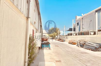 Warehouse - Studio - 3 for rent in Umm Ramool - Dubai