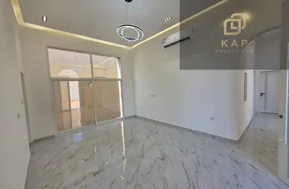 فيلا - 4 غرف نوم - 5 حمامات للايجار في الرفاع - رأس الخيمة