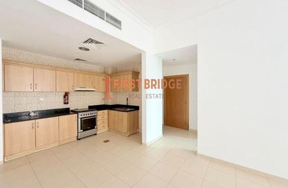 Apartment - 1 Bedroom - 1 Bathroom for rent in Mayfair Residency - Business Bay - Dubai Apartment - 1 Bedroom - 1 Bathroom for rent in Mayfair Residency - Business Bay - Dubai