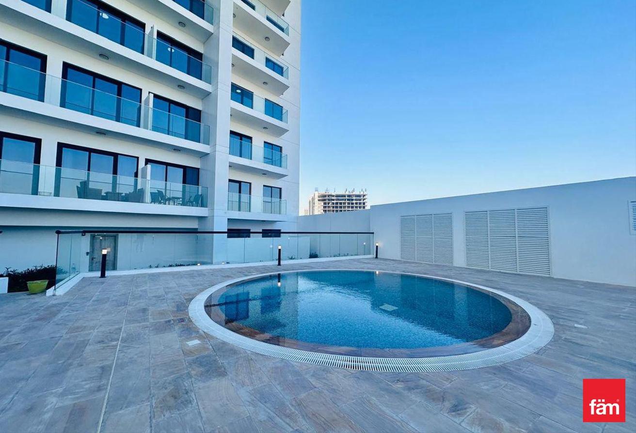 Fully Furnished | Beside Metro | VACANT photo 13