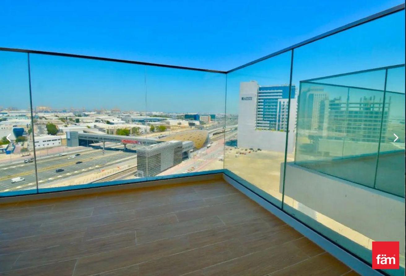 Fully Furnished | Beside Metro | VACANT photo 5
