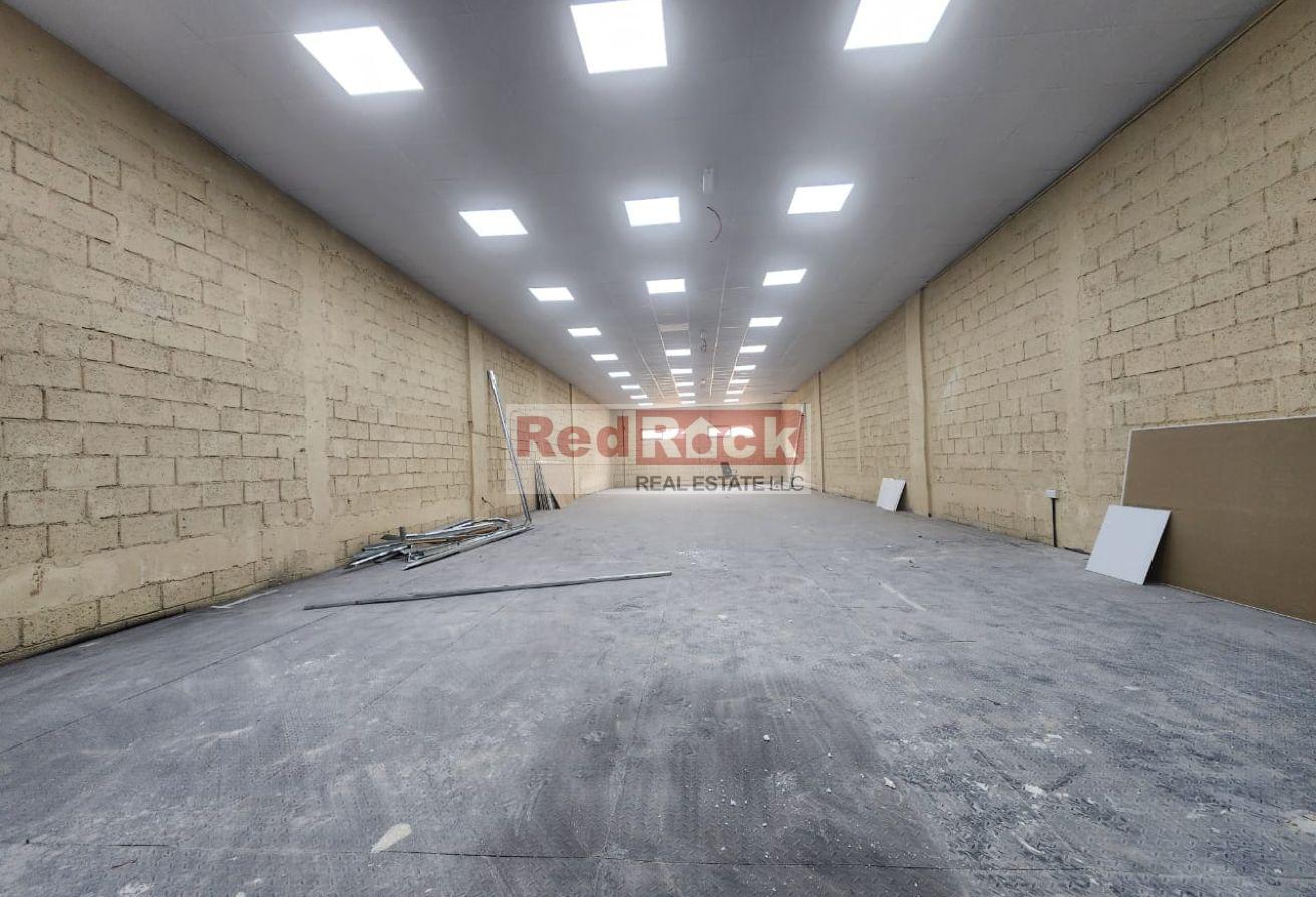 Warehouse Ideal for Storage with 24*7 Security