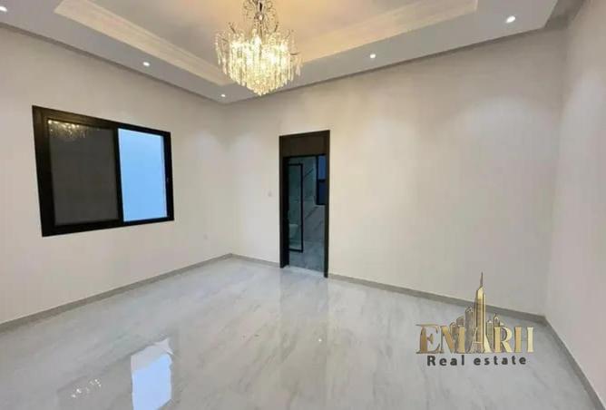 98720257 - Property Image 3