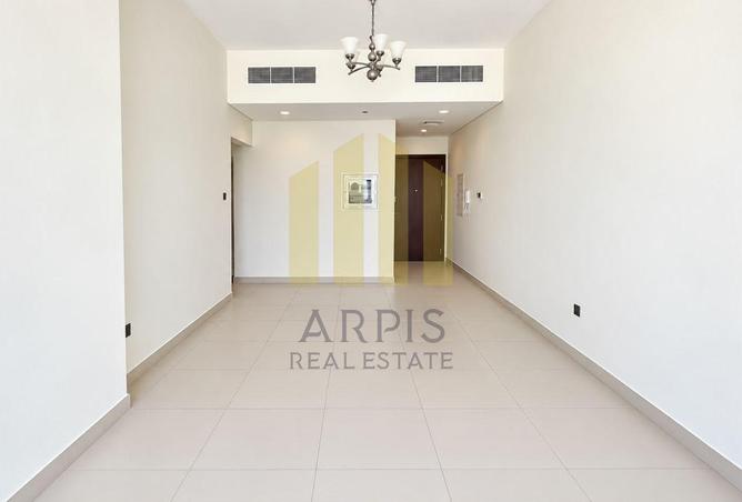 Premium 2BR | 3 Baths | Near WTC Metro |bright photo 2