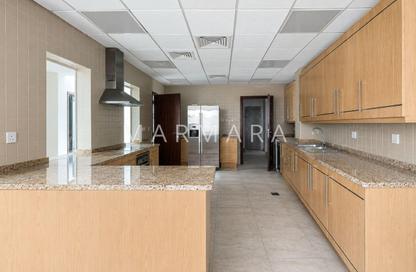 Villa - 4 Bedrooms - 4 Bathrooms for rent in Jumeirah 1 Villas - Jumeirah 1 - Jumeirah - Dubai
