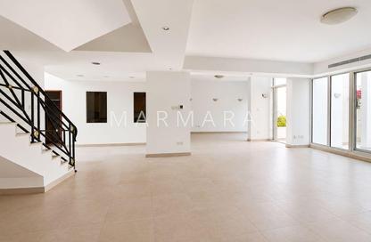 Villa - 4 Bedrooms - 4 Bathrooms for rent in Jumeirah 1 Villas - Jumeirah 1 - Jumeirah - Dubai