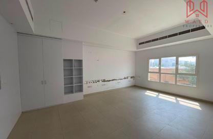 Villa - Studio - 4 Bathrooms for rent in Umm Suqeim 1 Villas - Umm Suqeim 1 - Umm Suqeim - Dubai