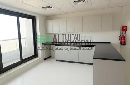 شقة - 2 غرف نوم - 4 حمامات للايجار في C تلال سيتي - تلال سيتي - الشارقة