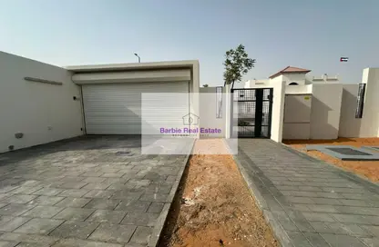 Villa - 4 Bedrooms - 7 Bathrooms for rent in Fay Al Reeman II - Al Shamkha - Abu Dhabi