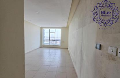 Apartment - Studio - 1 for rent in Marina First Tower - Dubai Marina - Dubai