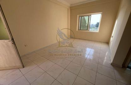 Apartment - 1 - 1 for rent in Al Qulayaa Building - Al Qulaya'ah - Al Sharq - Sharjah