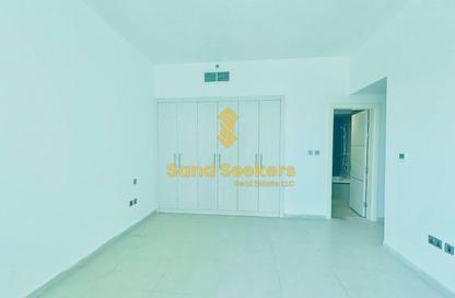 شقة - 3 - 4 للإيجار في برج الريف - شارع الكورنيش - أبوظبي شقة - 3 - 4 للإيجار في برج الريف - شارع الكورنيش - أبوظبي