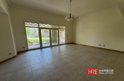 Apartment - 2 Bedrooms - 3 Bathrooms for sale in Al Habool - Shoreline Apartments - Palm Jumeirah - Dubai