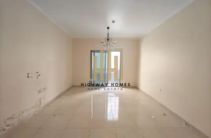 شقة - غرفة نوم - 1 حمام للايجار في مجمع مويلح - تجارية مويلح - الشارقة