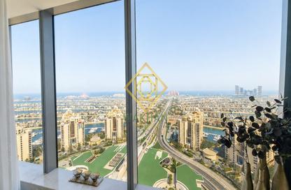 Apartment - 1 Bedroom - 2 Bathrooms for rent in The Palm Tower - Palm Jumeirah - Dubai