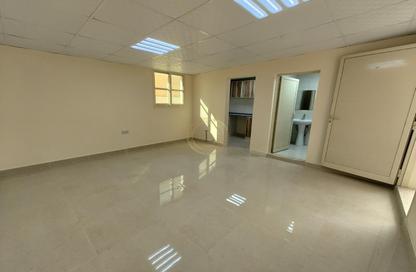شقة - 1 حمام للايجار في حي القلعة - الجهلي - العين