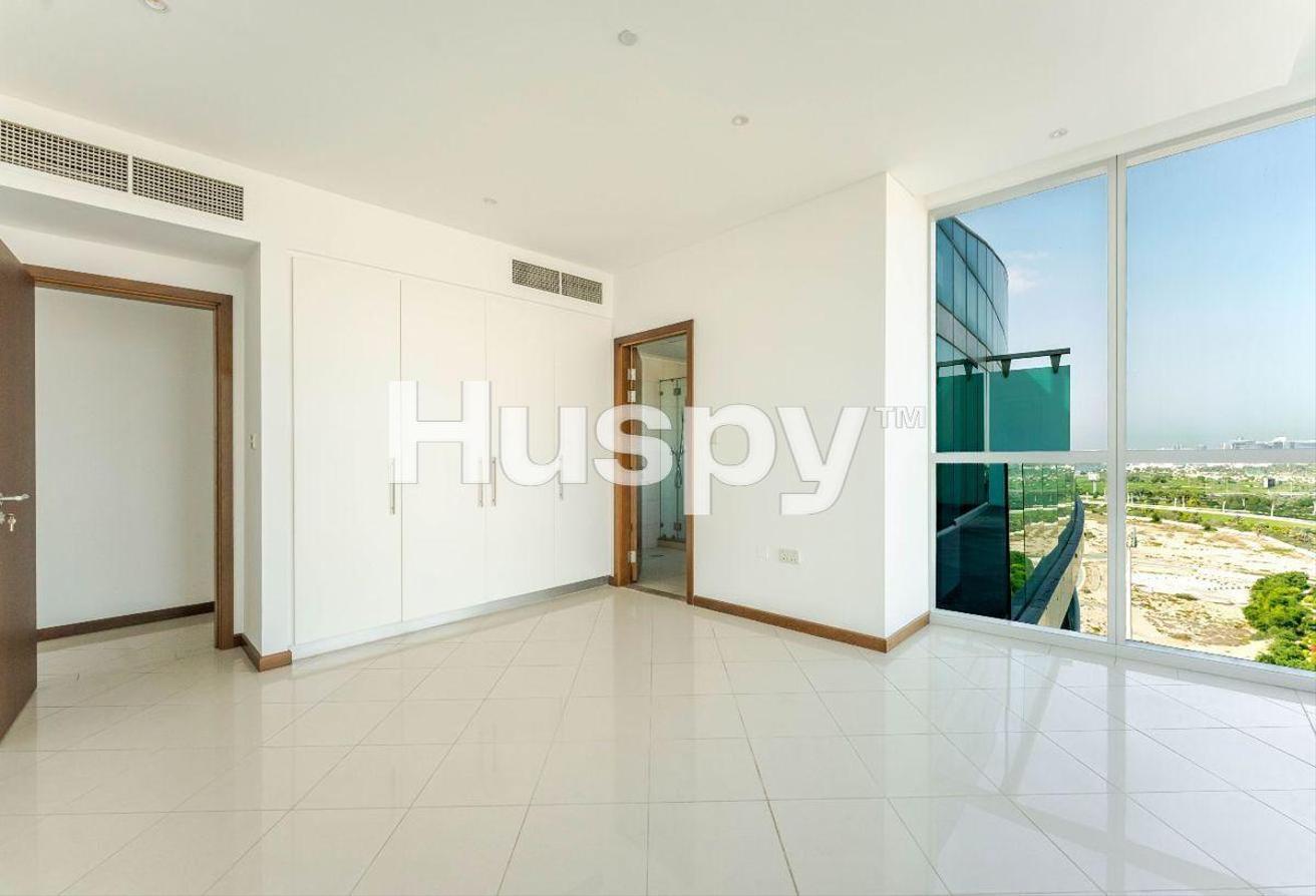 Vacant | Creek and Skyline View | Unfurnished photo 9