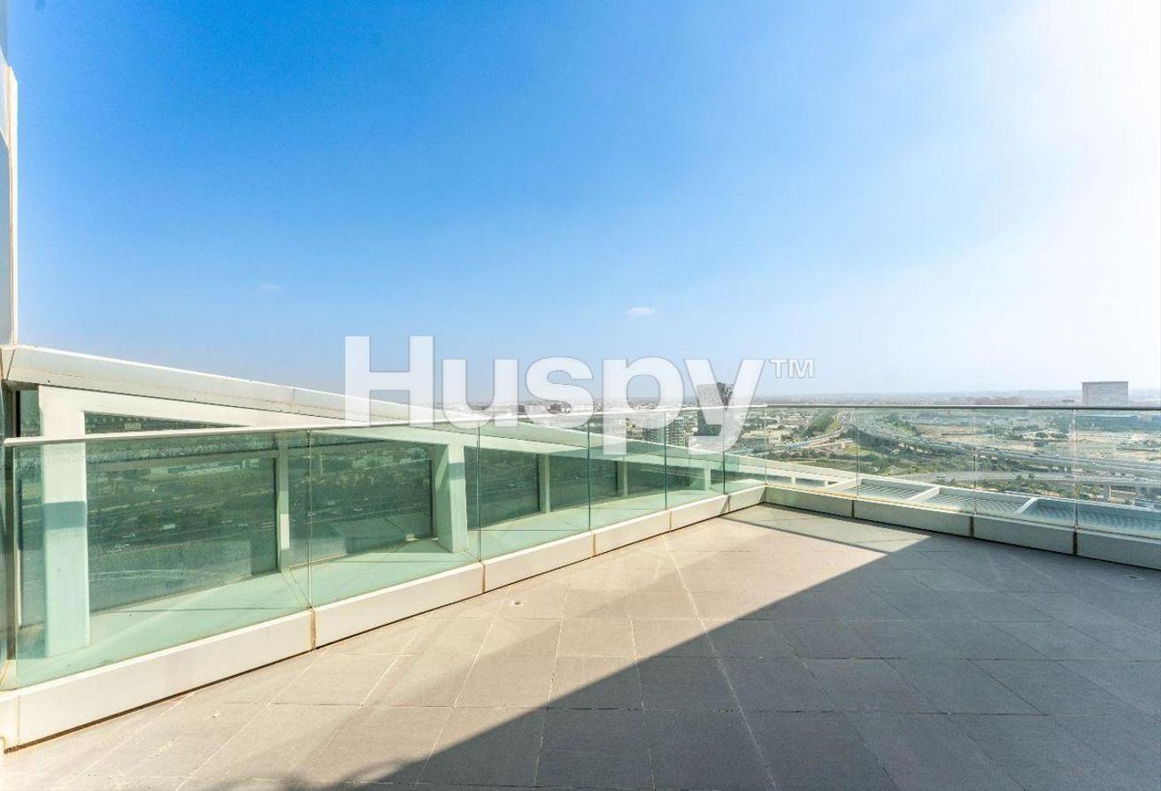 Vacant | Creek and Skyline View | Unfurnished photo 17