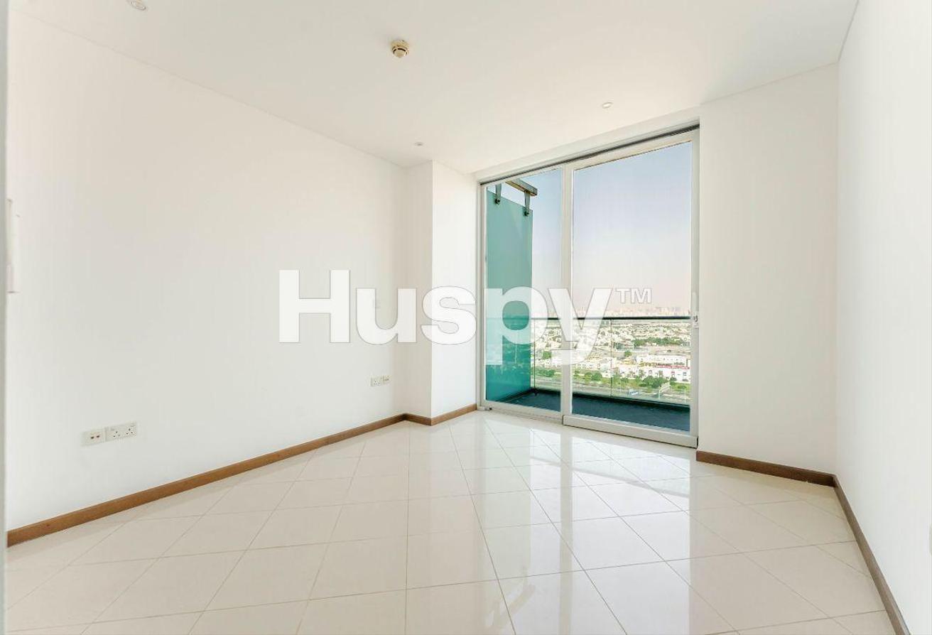 Vacant | Creek and Skyline View | Unfurnished photo 14