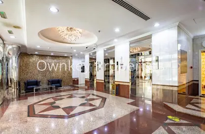 شقة - غرفة نوم - 2 حمامات للايجار في جولدن ساندز 12 - منخول - بر دبي - دبي