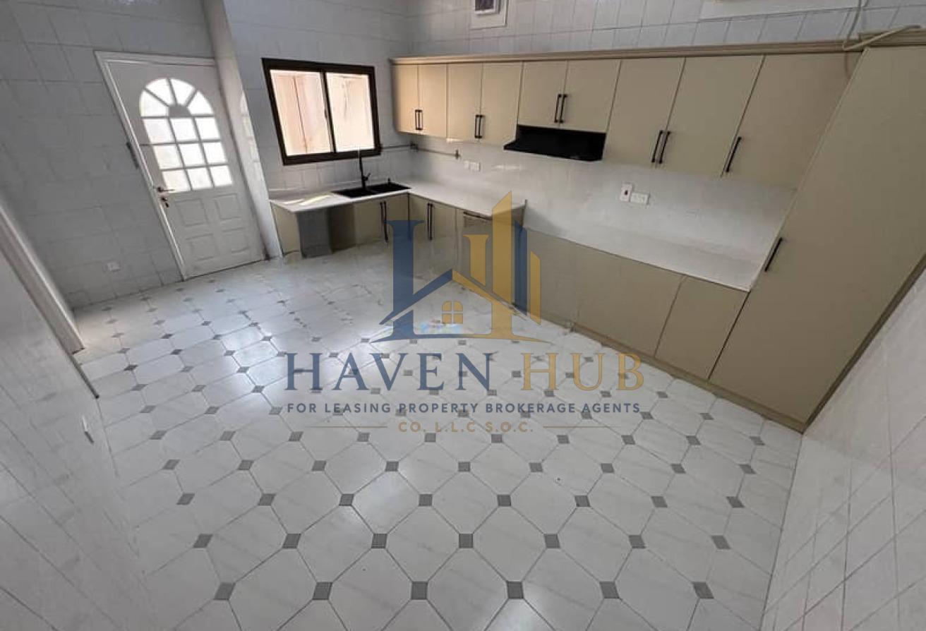 5 BR Villa with Landscaped Garden in Al Safa photo 9