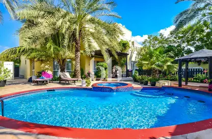 Villa - 5 Bedrooms - 4 Bathrooms for rent in Meadows 5 - Meadows - Dubai