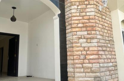 Villa - 5 - 6 for rent in Al Khan Corniche - Al Khan - Sharjah Villa - 5 - 6 for rent in Al Khan Corniche - Al Khan - Sharjah