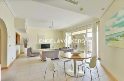 Apartment - 2 - 4 for rent in Al Das - Shoreline Apartments - Palm Jumeirah - Dubai
