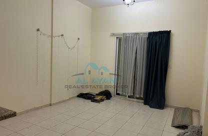 Apartment - 1 - 2 for rent in Building IC1-EMR-18 - Emirates Cluster - International City - Dubai Apartment - 1 - 2 for rent in Building IC1-EMR-18 - Emirates Cluster - International City - Dubai