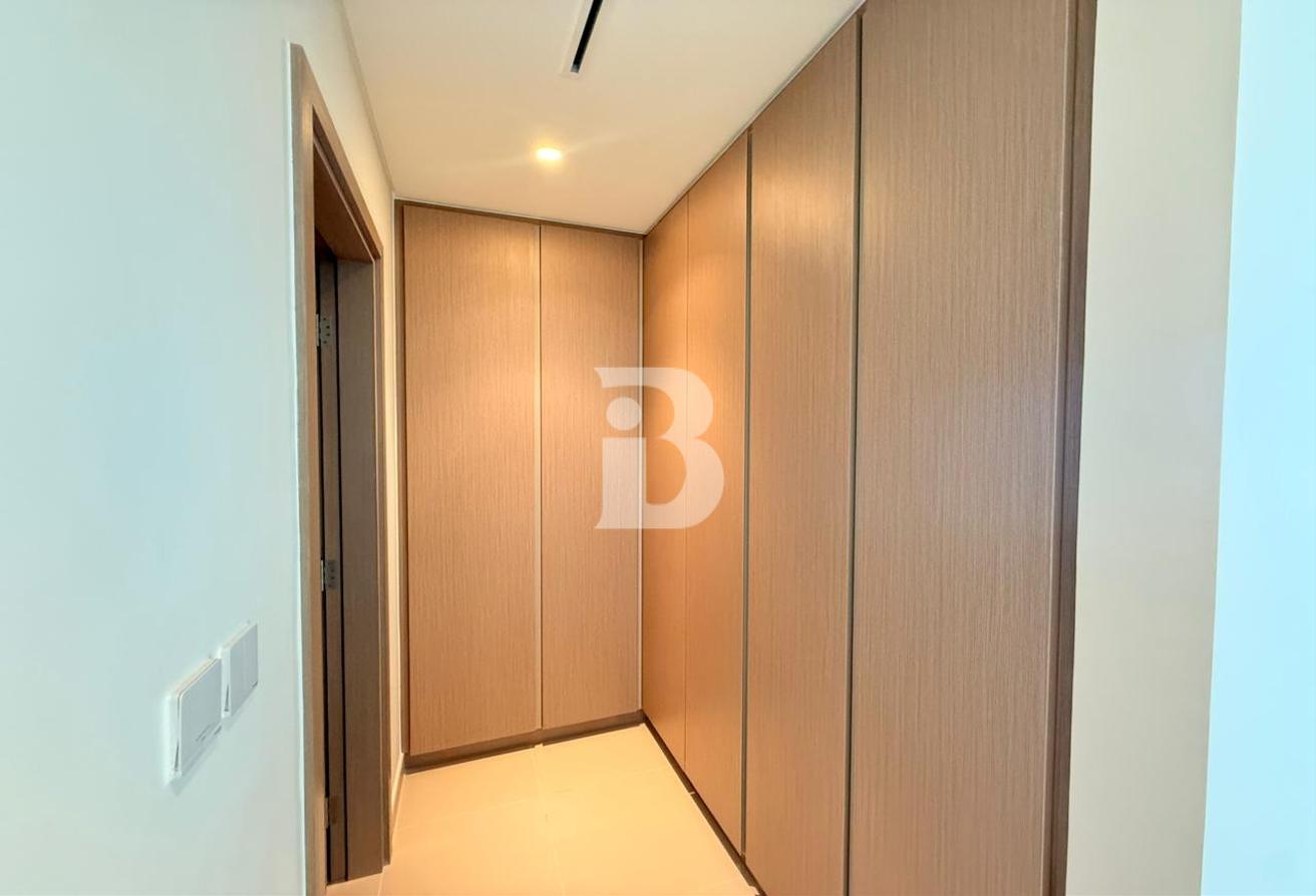 Brand New | Low Floor | Prime Location photo 6