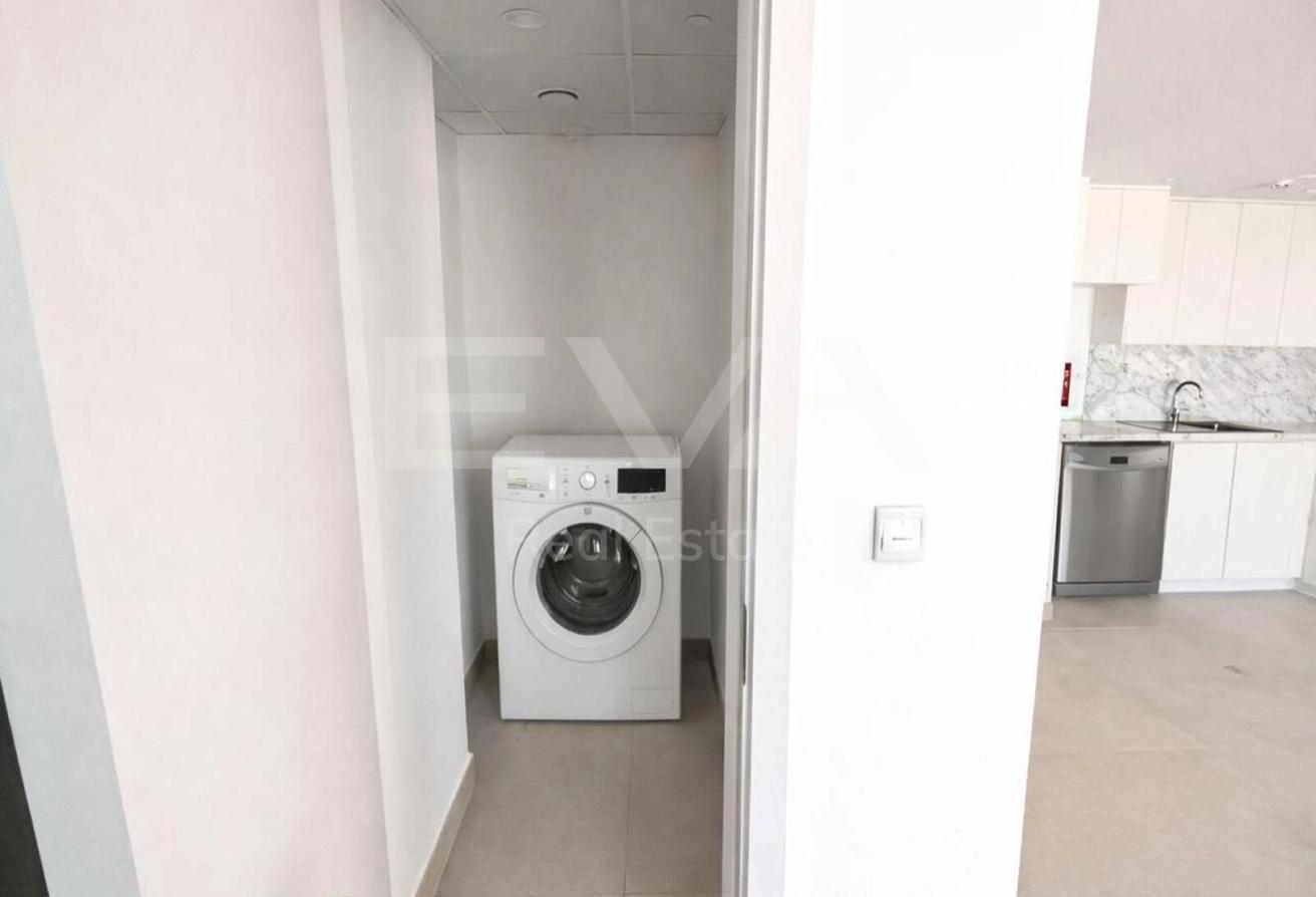 HIGH FLOOR | UNFURNISHED | COMMUNITY VIEW photo 9
