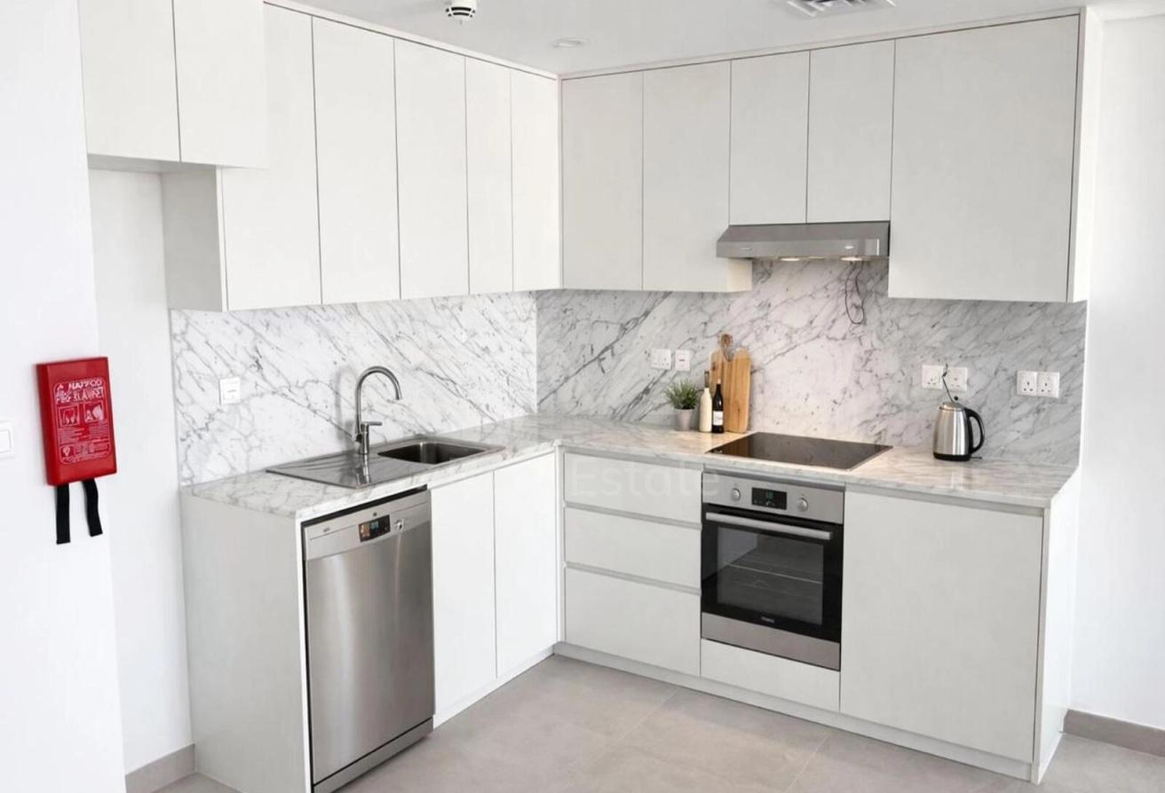 HIGH FLOOR | UNFURNISHED | COMMUNITY VIEW photo 4