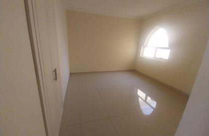 Apartment - 3 Bedrooms - 3 Bathrooms for rent in Muweileh Community - Muwaileh Commercial - Sharjah