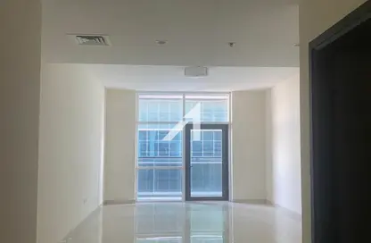 شقة - 2 غرف نوم - 3 حمامات للايجار في برج دوجا - شارع الشيخ زايد - دبي