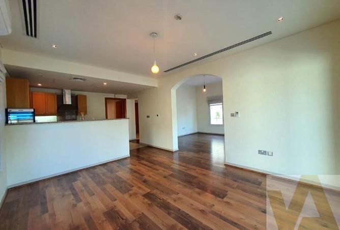 54402867 - Property Image 3