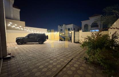 Villa - 5 Bedrooms - 7 Bathrooms for sale in Al Mowaihat 2 - Al Mowaihat - Ajman