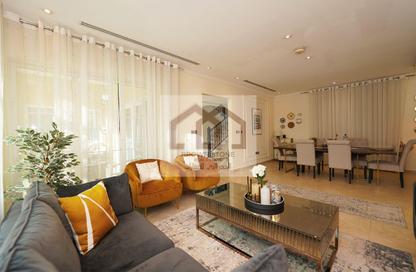 Villa - 3 - 4 for sale in District 5 - Jumeirah Park - Dubai