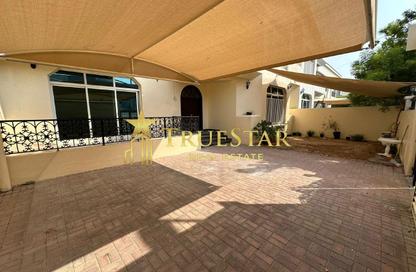 Villa - 4 Bedrooms - 5 Bathrooms for rent in Jumeirah 1 Villas - Jumeirah 1 - Jumeirah - Dubai