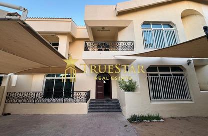 Villa - 4 Bedrooms - 5 Bathrooms for rent in Jumeirah 1 Villas - Jumeirah 1 - Jumeirah - Dubai