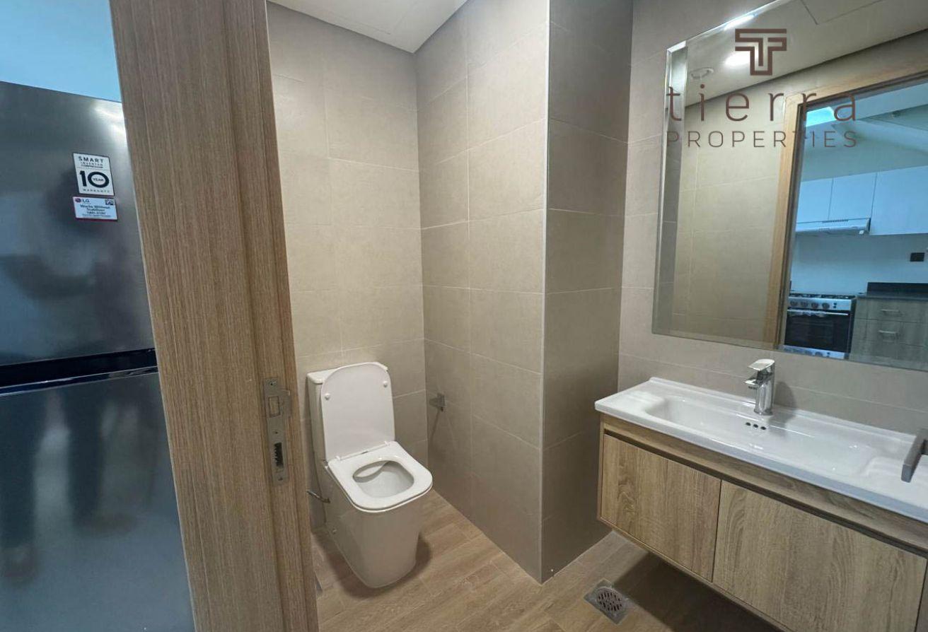 Park-Facing |Prime Location |Near Amenities & Mall photo 19