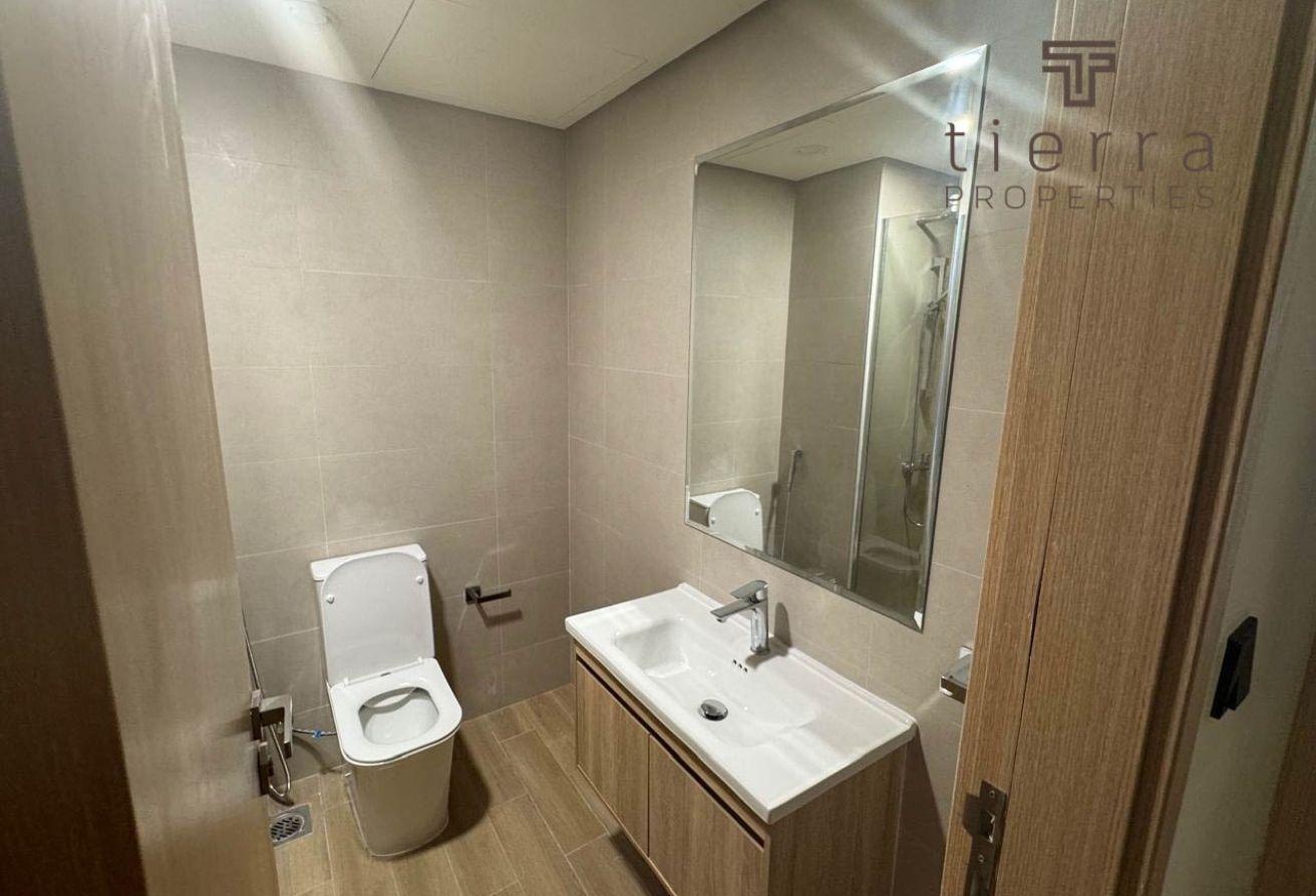 Park-Facing |Prime Location |Near Amenities & Mall photo 16
